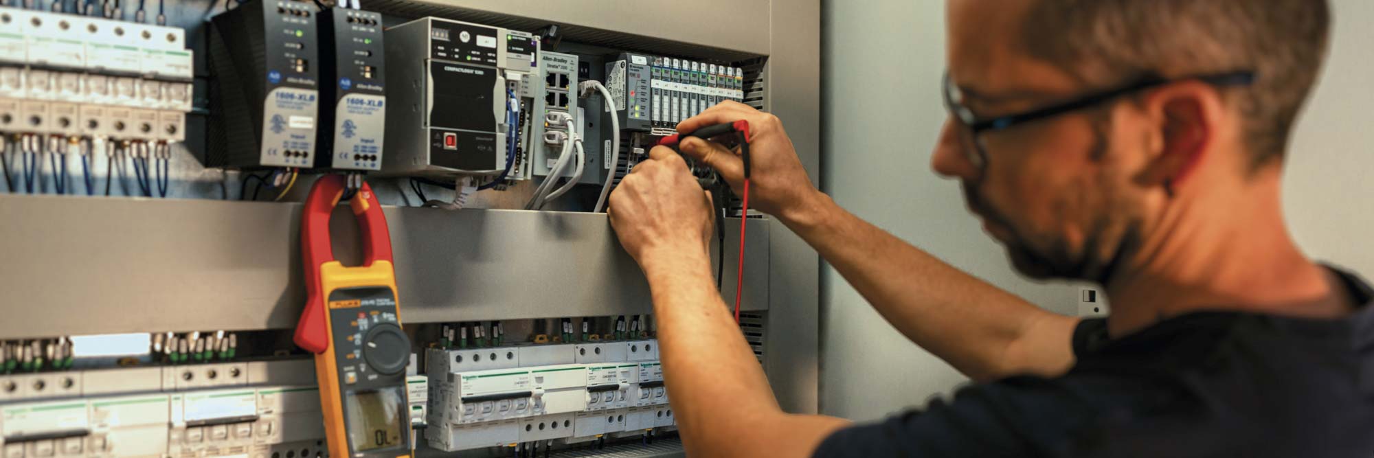 Cuadros Eléctricos y Automatizaciones